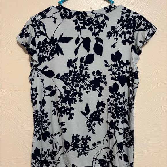 Liz Claiborne Silver and Black Flutter Sleeve Blouse - Picture 8 of 8